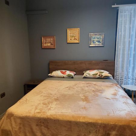 The Best Guesthouse In Tirana Esterno foto