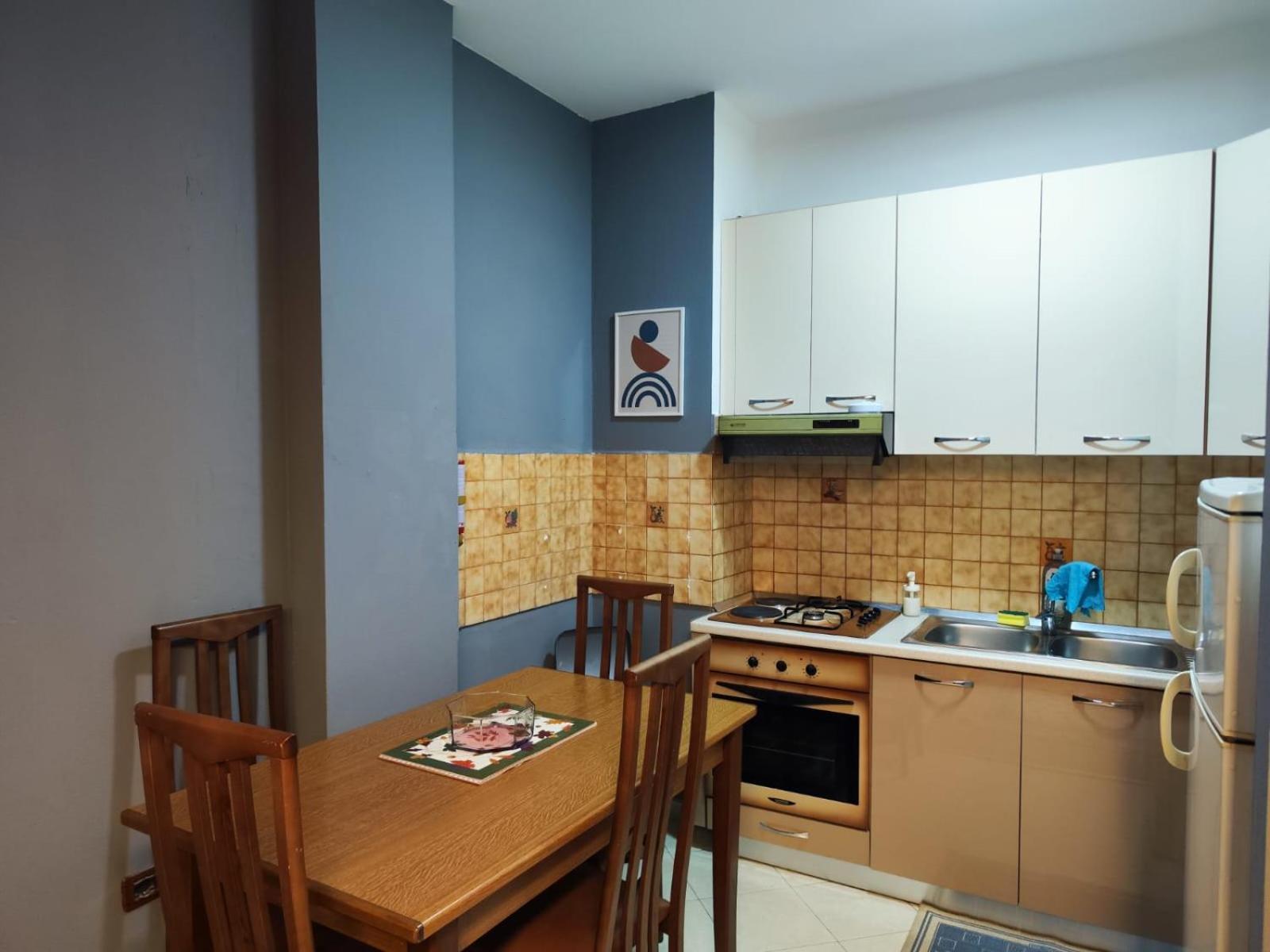 The Best Guesthouse In Tirana Esterno foto