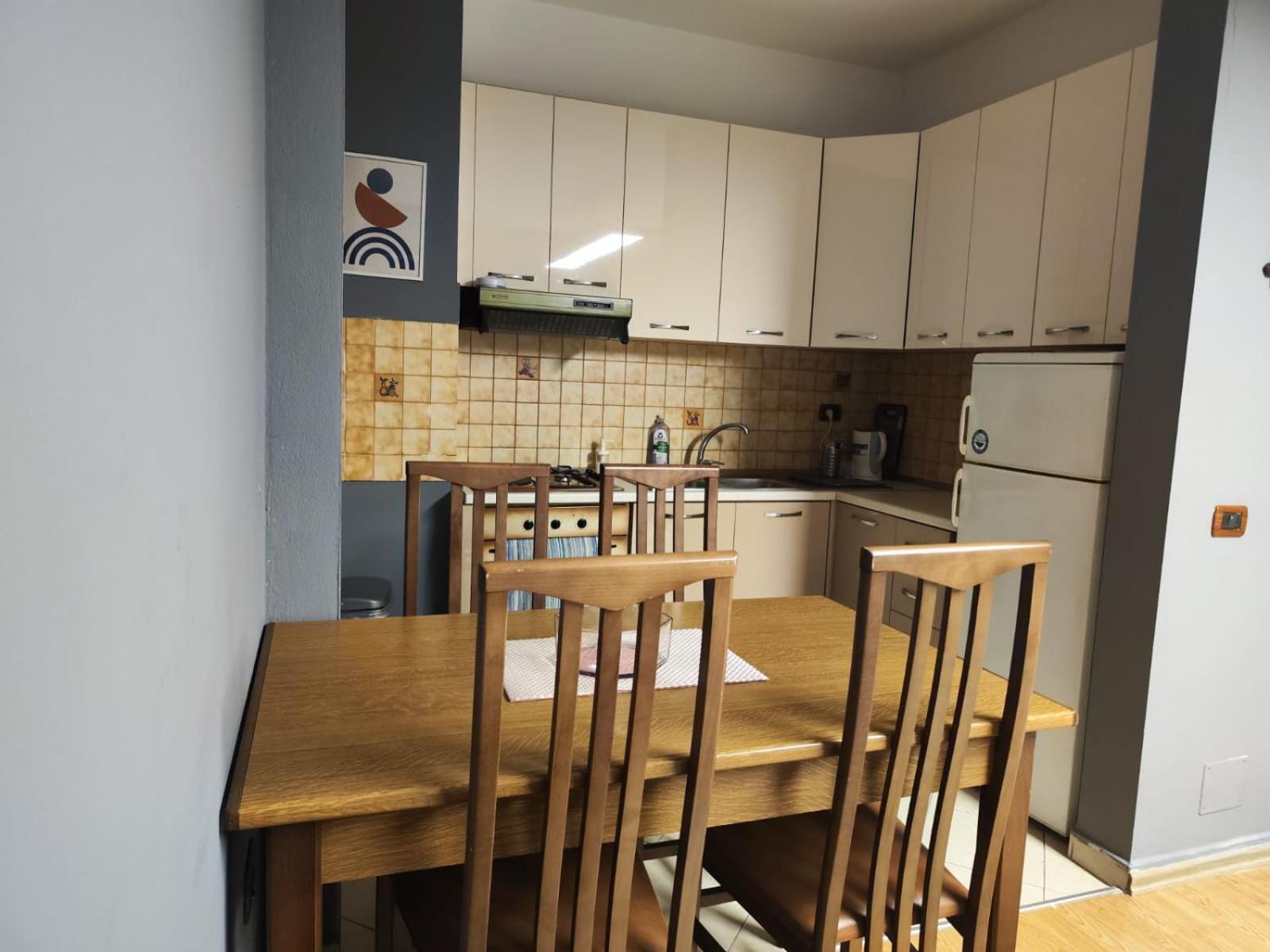 The Best Guesthouse In Tirana Esterno foto