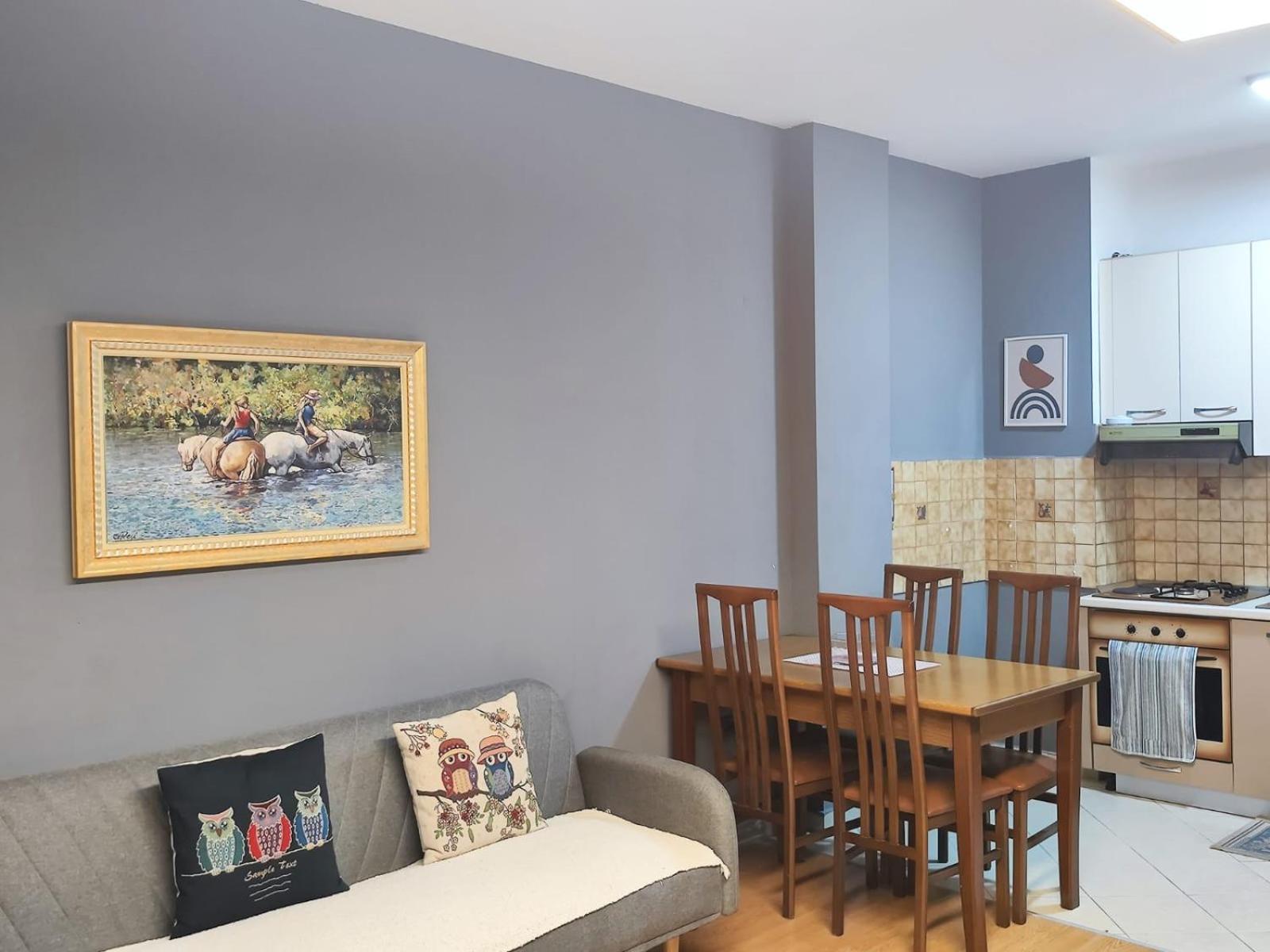 The Best Guesthouse In Tirana Esterno foto