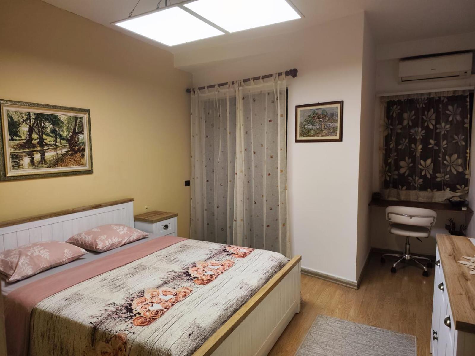The Best Guesthouse In Tirana Esterno foto
