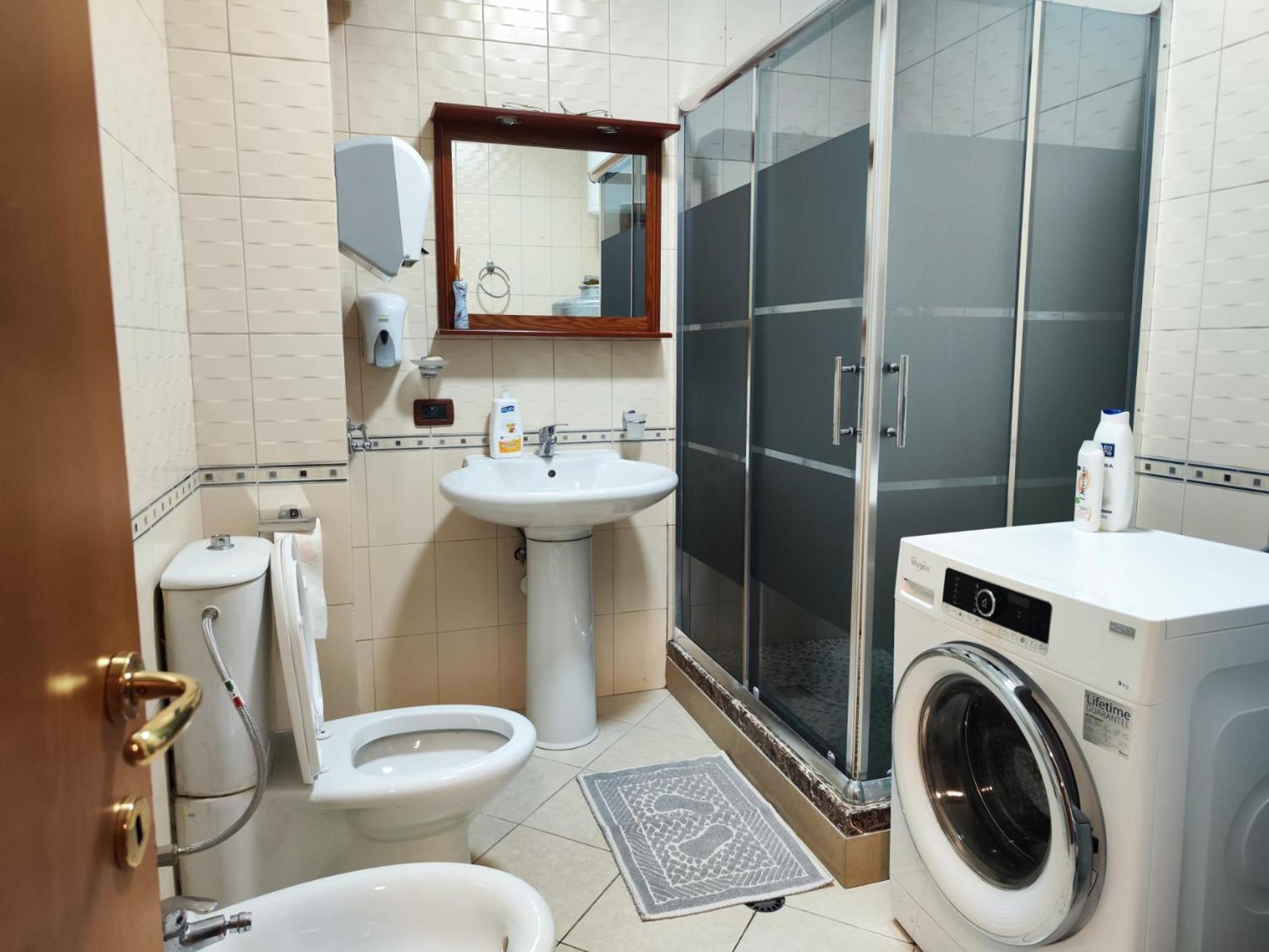The Best Guesthouse In Tirana Esterno foto